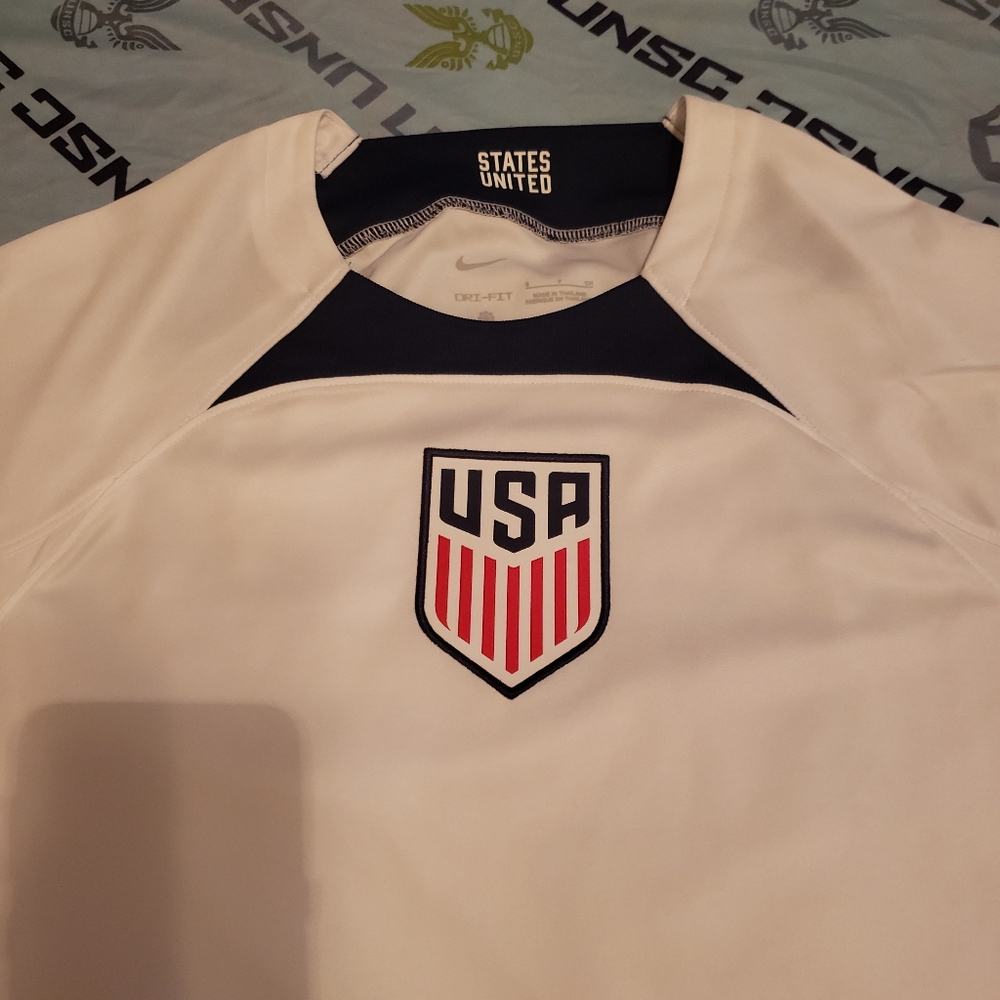 ⚽️ USA Soccer Jersey 🇺🇸 - Picture 2 of 8